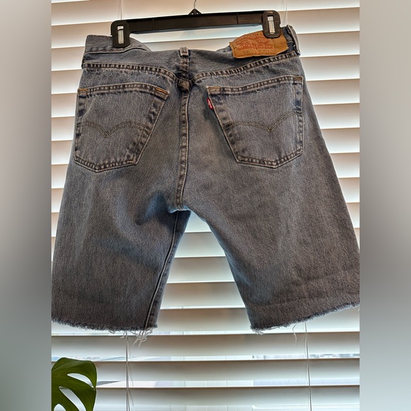 Levi’s 501 high waisted Jean Shorts - Picture 1 of 8